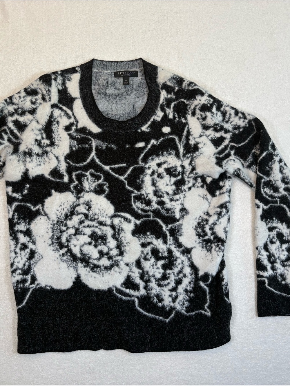 Liverpool Los Angeles Soft Fuzzy Floral Sweater Black White Crew Neck Womenβs M - Picture 7 of 12